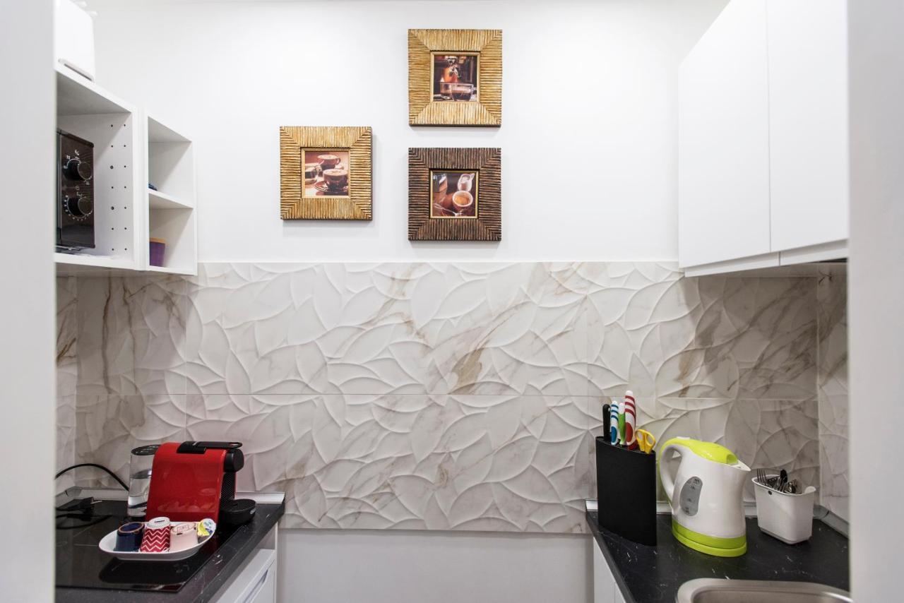 Near Trevi Fountain Apartment Rom