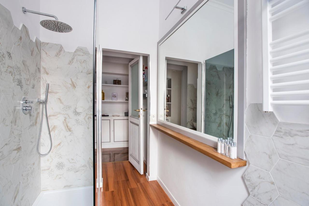 Near Trevi Fountain Apartment Rom